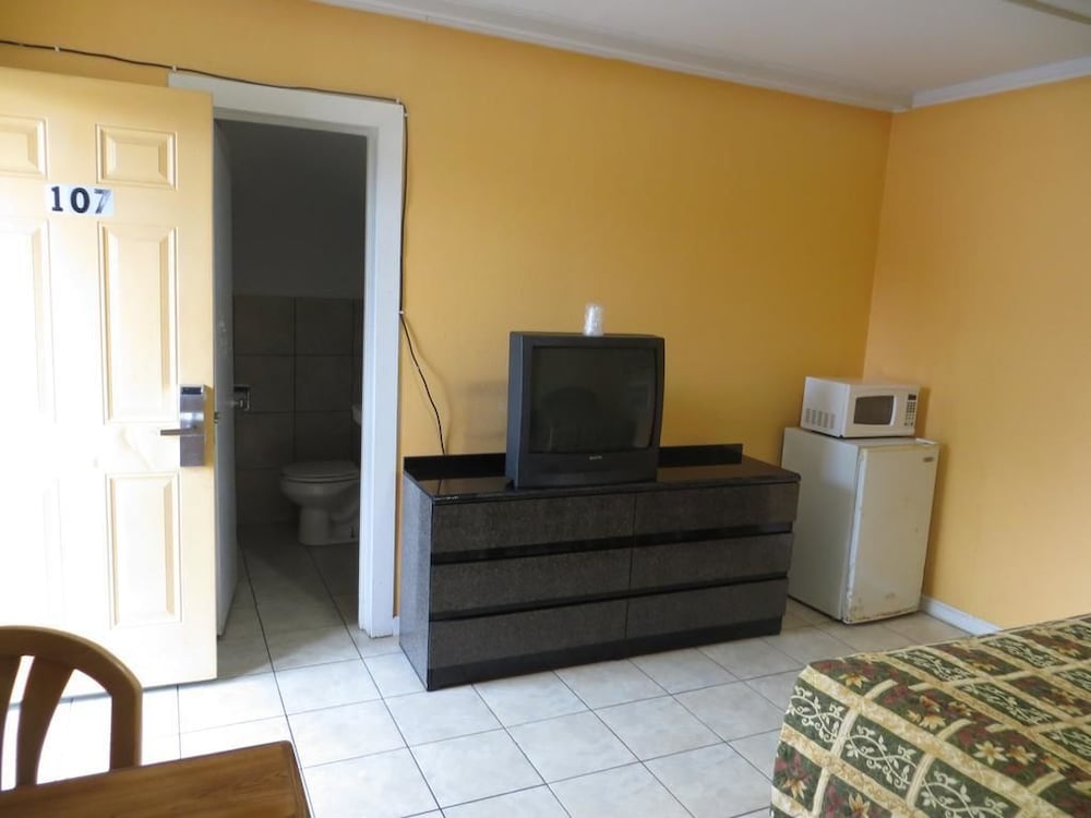 travel inn and suites