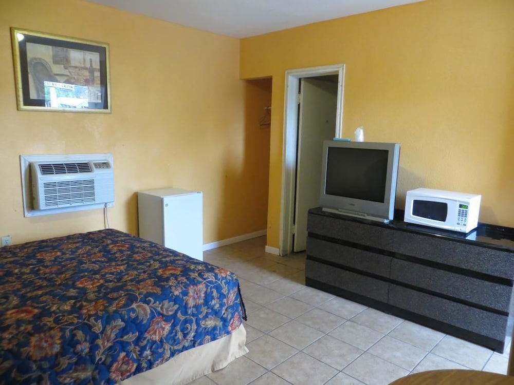 travel inn and suites