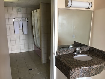 Travelodge By Wyndham Harbor City,Harbor City>>Harbor,2 star