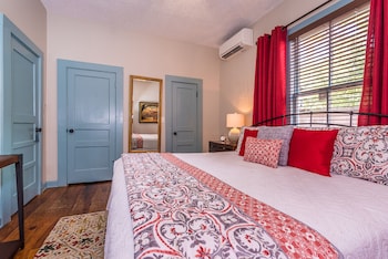 44 spanish street inn adults only