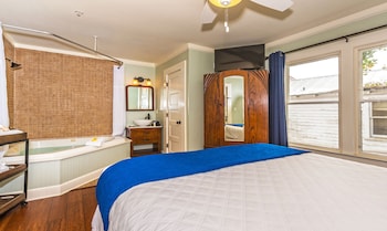 44 spanish street inn adults only