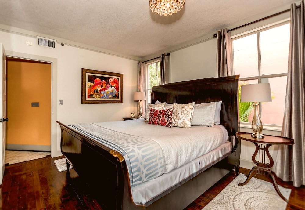 44 spanish street inn adults only