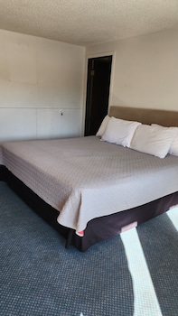 golden arrow motel