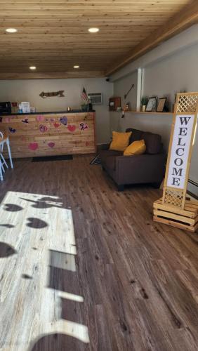 Golden Arrow Motel,,3 star