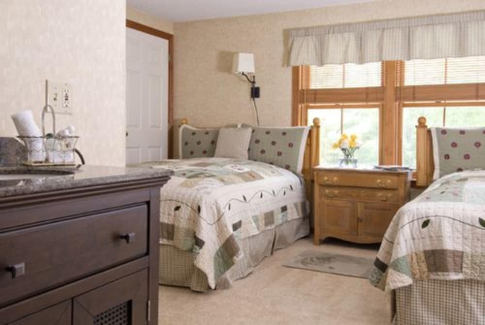 inn at ellis river