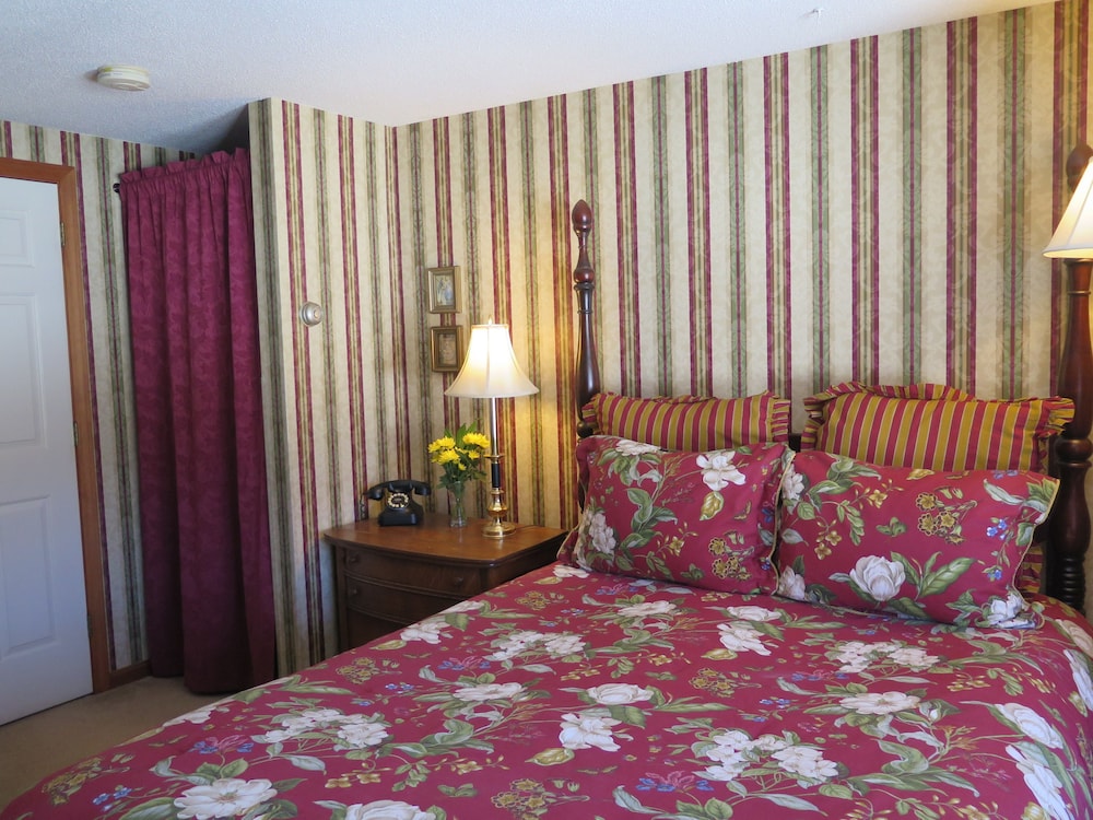 inn at ellis river
