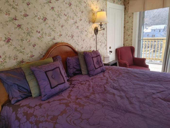 inn at ellis river
