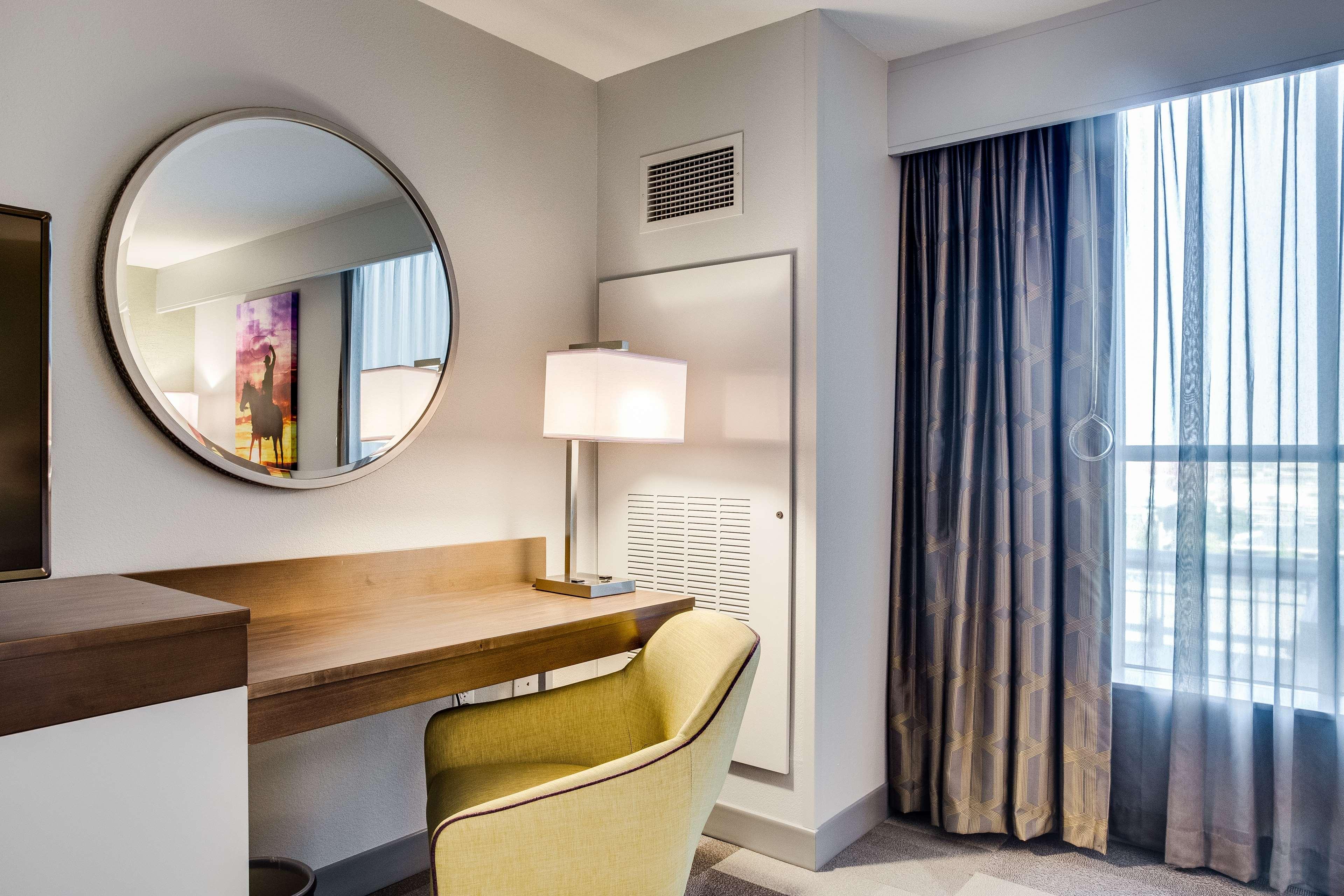 hampton inn and suites fort worth downtown