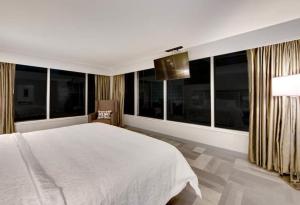 hampton inn and suites fort worth downtown