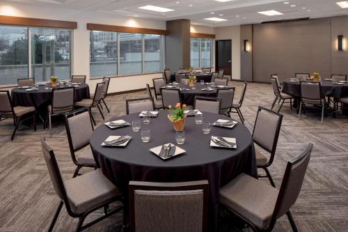 hyatt place glendale los angeles