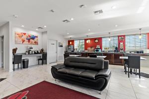 paris inn and suites