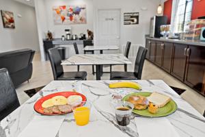 paris inn and suites