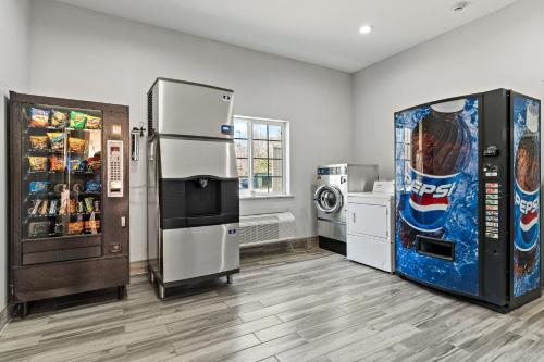 paris inn and suites