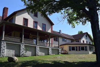 The Long View Lodge,Hamilton>>Big Moose,2 star
