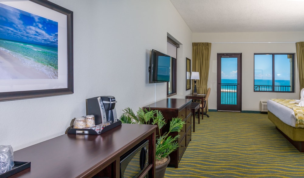 Edge Hotel Clearwater Beach,Clearwater>>Belleair Beach,4 star