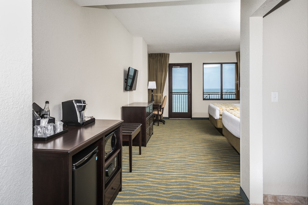 Edge Hotel Clearwater Beach,Clearwater>>Belleair Beach,4 star