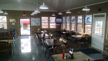 Minnow Bucket Resort,Emory>>Alba,3 star