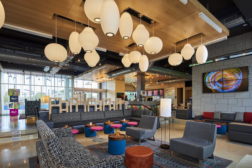 aloft cleveland airport