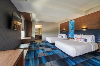 aloft cleveland airport