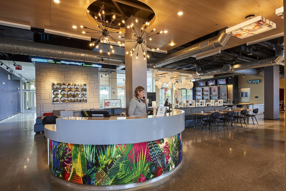 aloft cleveland airport