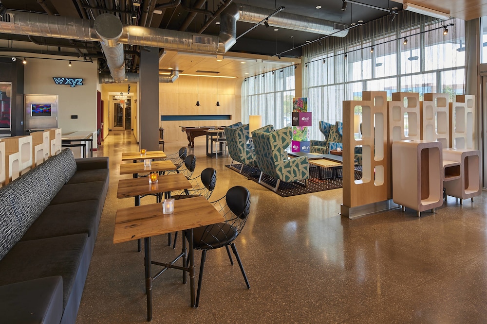 aloft cleveland airport