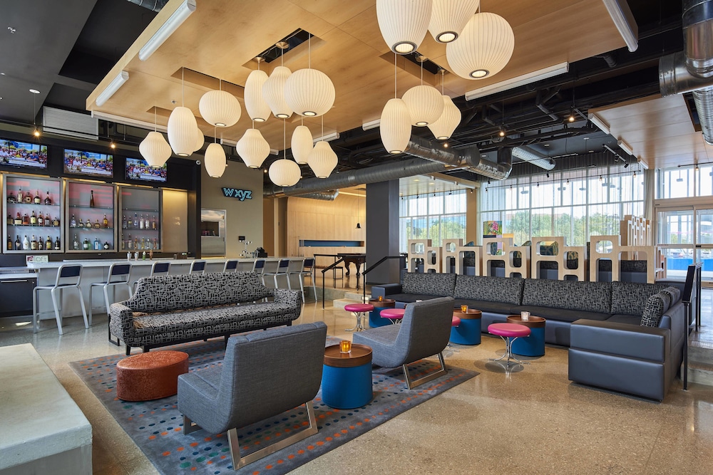 aloft cleveland airport