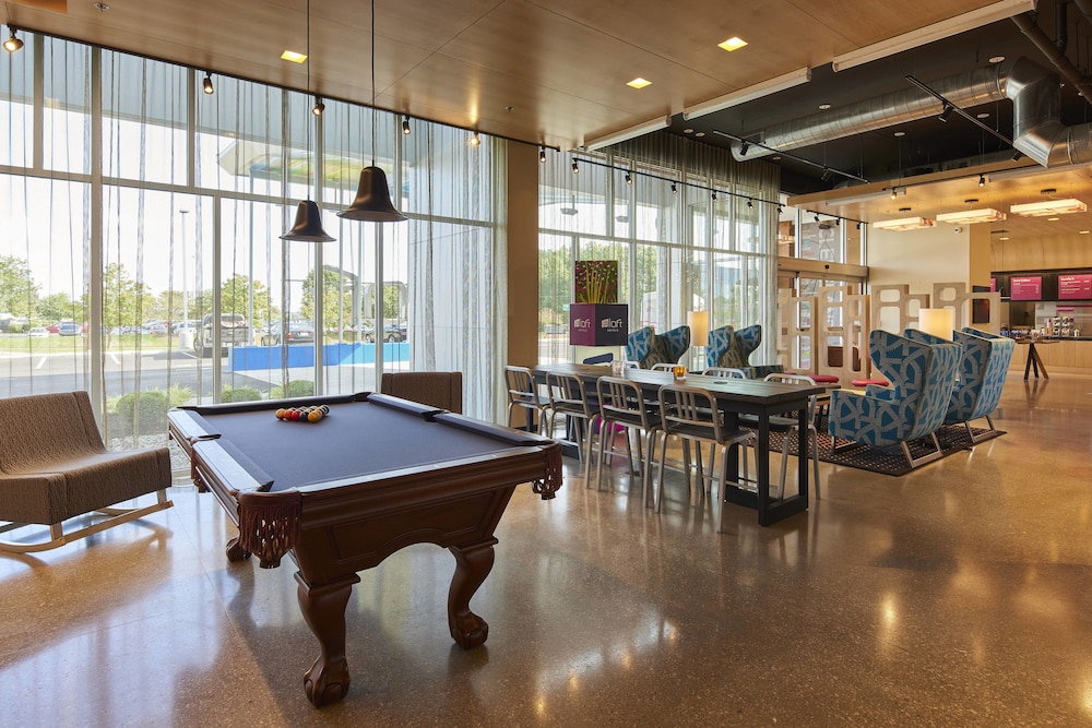 aloft cleveland airport