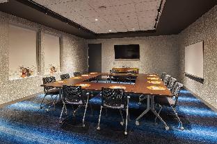 aloft cleveland airport