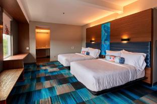 aloft cleveland airport