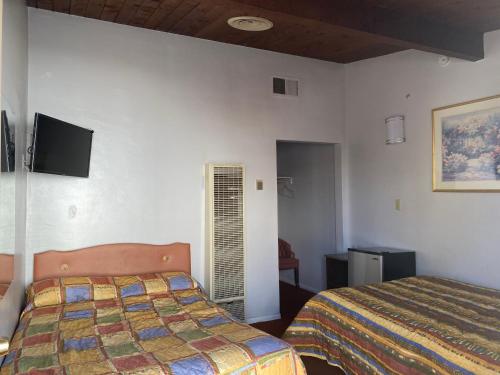Santa Fe Motel,Tehachapi>>Mojave,2 star