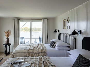 bluebird ocean point inn