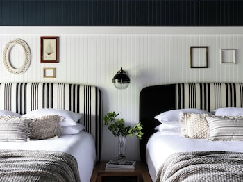 bluebird ocean point inn
