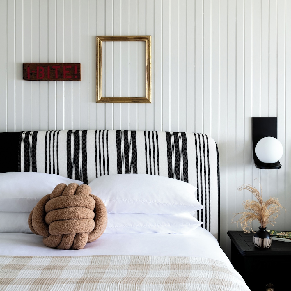 bluebird ocean point inn