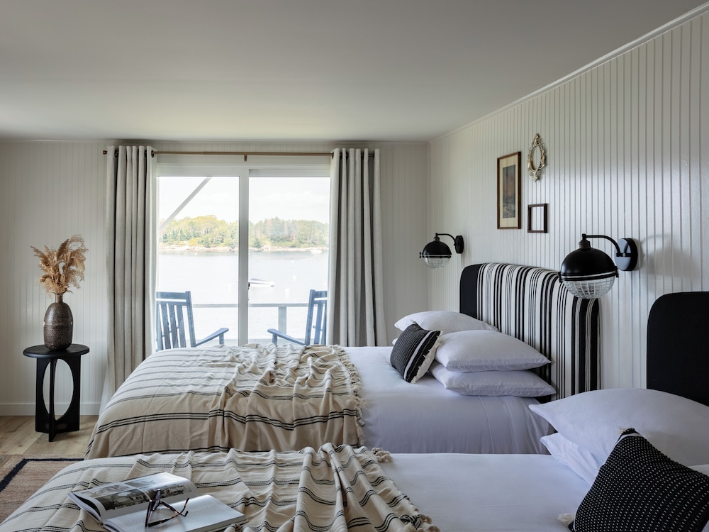 bluebird ocean point inn