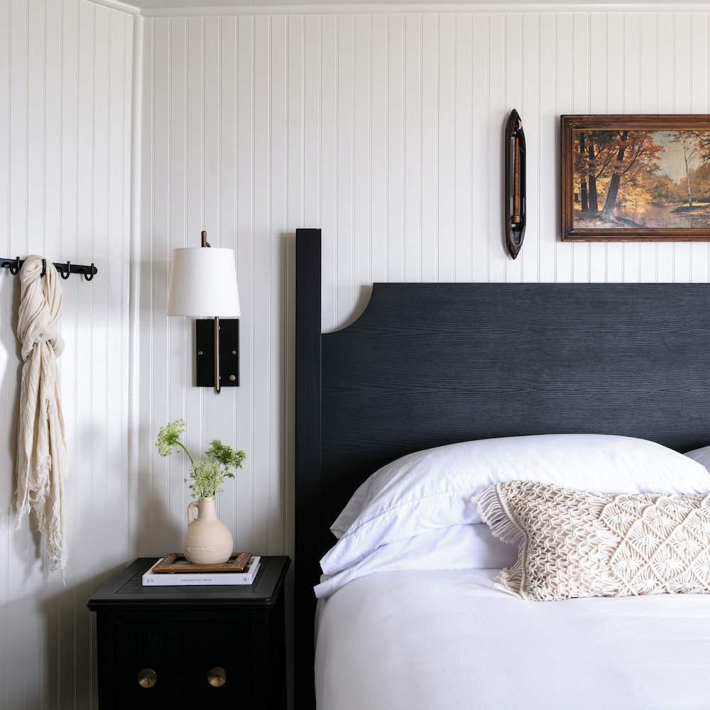 bluebird ocean point inn