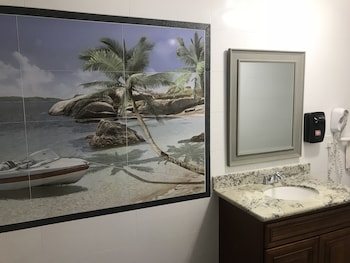 norwalk inn and suites