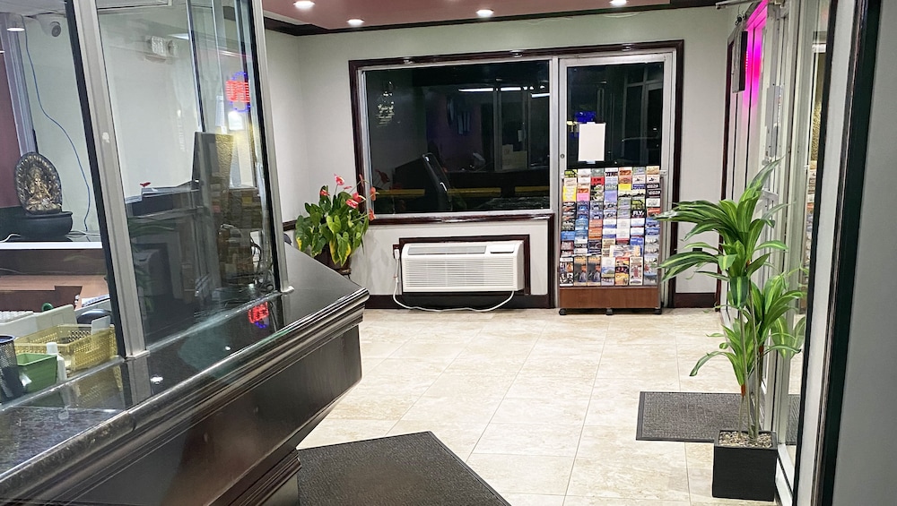 express inn newport news