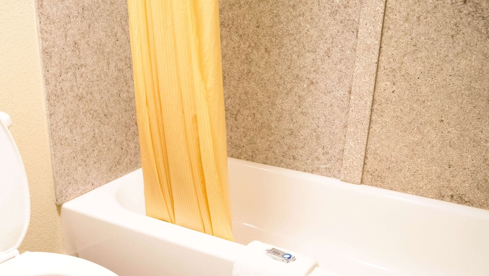 express inn newport news