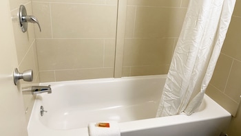 express inn newport news