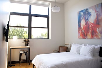 hotel grinnell ascend hotel collection