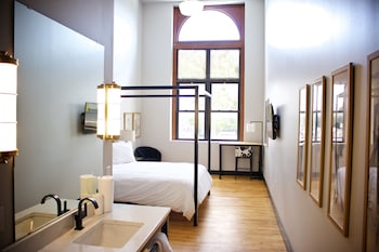 hotel grinnell ascend hotel collection