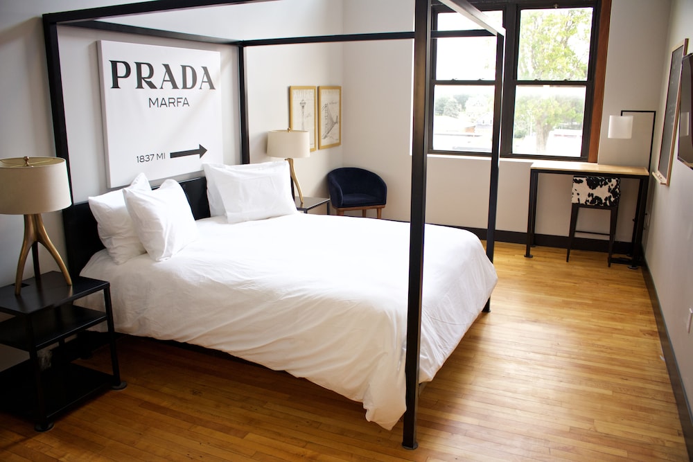 hotel grinnell ascend hotel collection