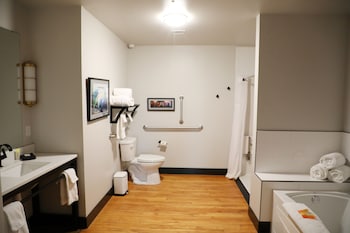 hotel grinnell ascend hotel collection