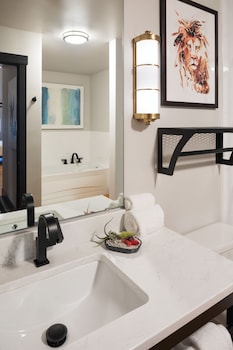 hotel grinnell ascend hotel collection