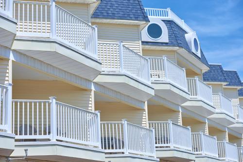 drifting sands oceanfront hotel