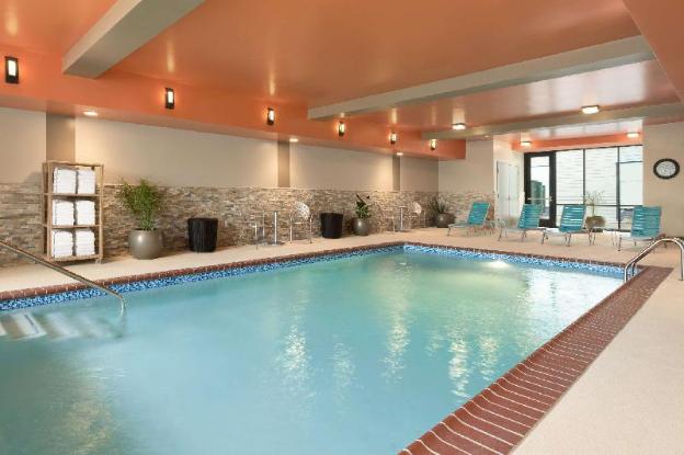 home2 suites by hilton leavenworth downtown