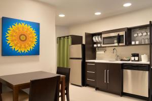 home2 suites by hilton leavenworth downtown