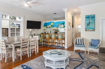 sunnyside up by brightwild pool parking