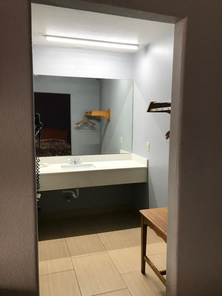 texas inn airport mcallen