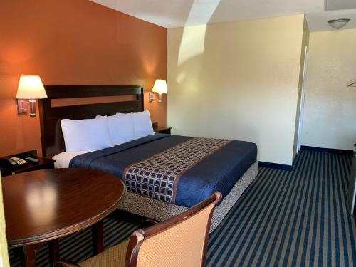 Texas Inn Airport Mcallen,Near Chase Texas Tower,2 star